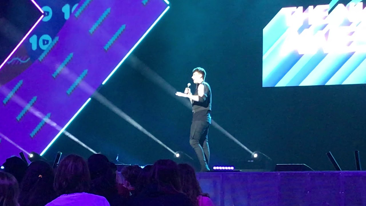 Dan Howell at The Third Night Of Awesome 2019 ~ Vidcon California 🏳️‍🌈✨