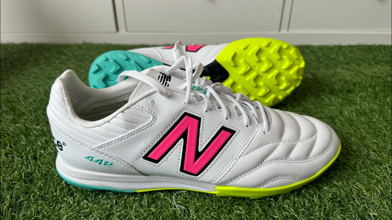 Обзор кроссовок для газона New Balance 442 V2 PRO — на ногах и распаковка ASMR! (4K)