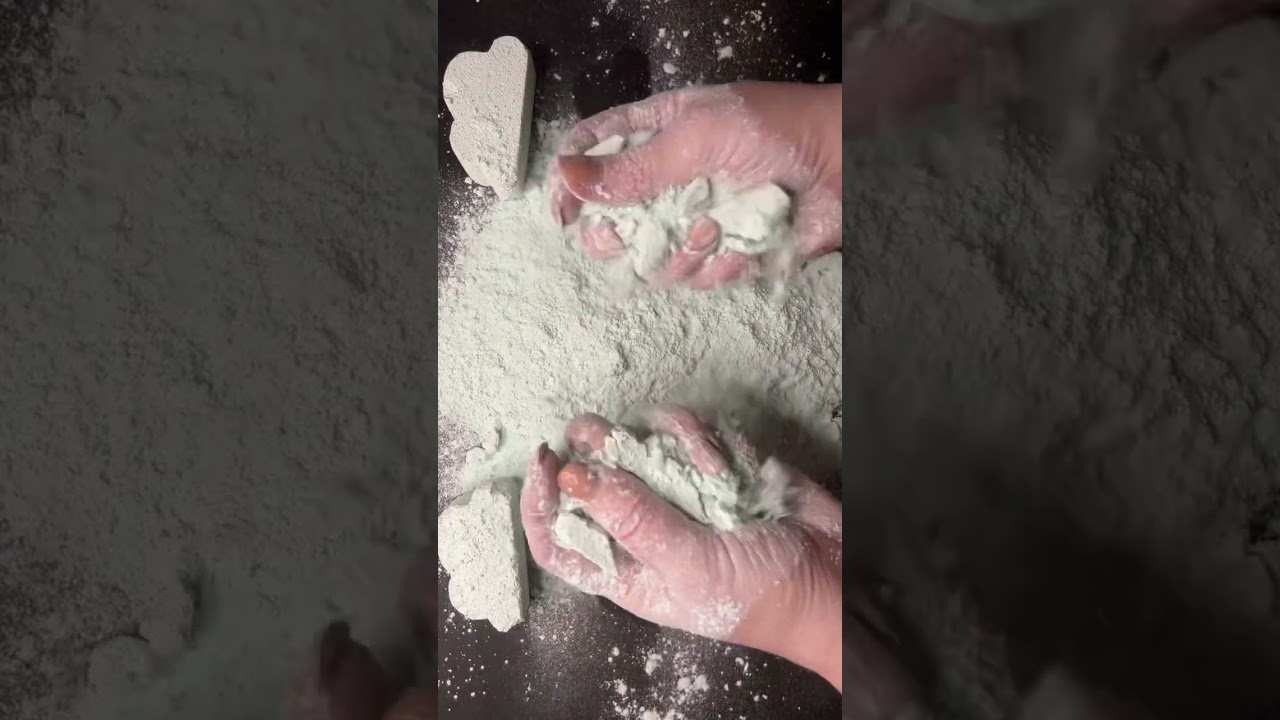 ☁️ #asmr #powdery #dusty #reformedgymchalk #asmrpowder #asmrsounds #asmrvideo #shorts ☁️