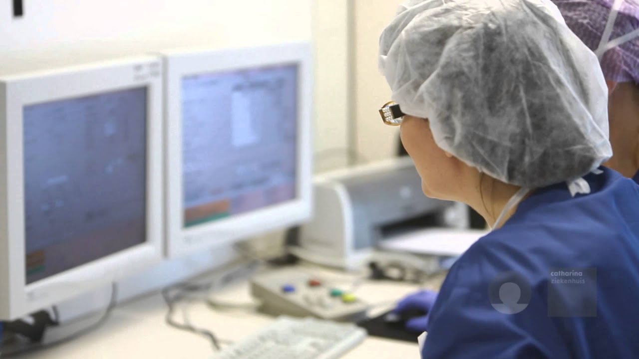 Bestralen van een darmkankerpatiënt tijdens de operatie