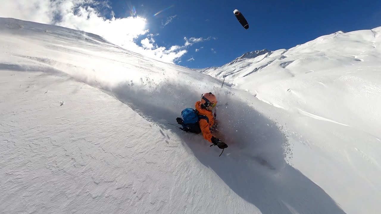 Snowkiting in Savognin in Switzerland ( Shredding powder and some flying by kite 😁 )