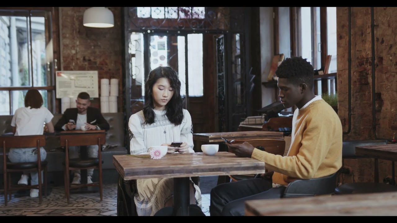 Couple in Coffee Shop | 10 Hours of UHD 4K Video to Relax and Unwind #coffeeshopambience #nomusic
