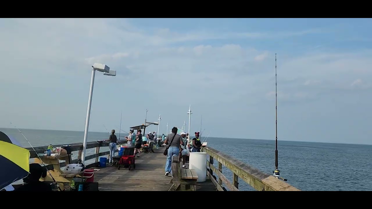 Ocean View Pier in Norfolk, Virginia(వర్జీనియాలోని నార్ఫోక్‌లో ఉన్న ఓషన్ వ్యూ పియర్)