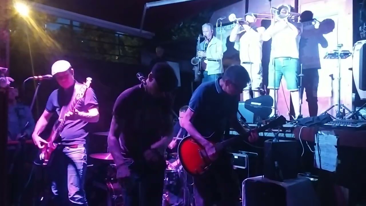 Frau Doktor live @ the Waggon / Riviera Festival 