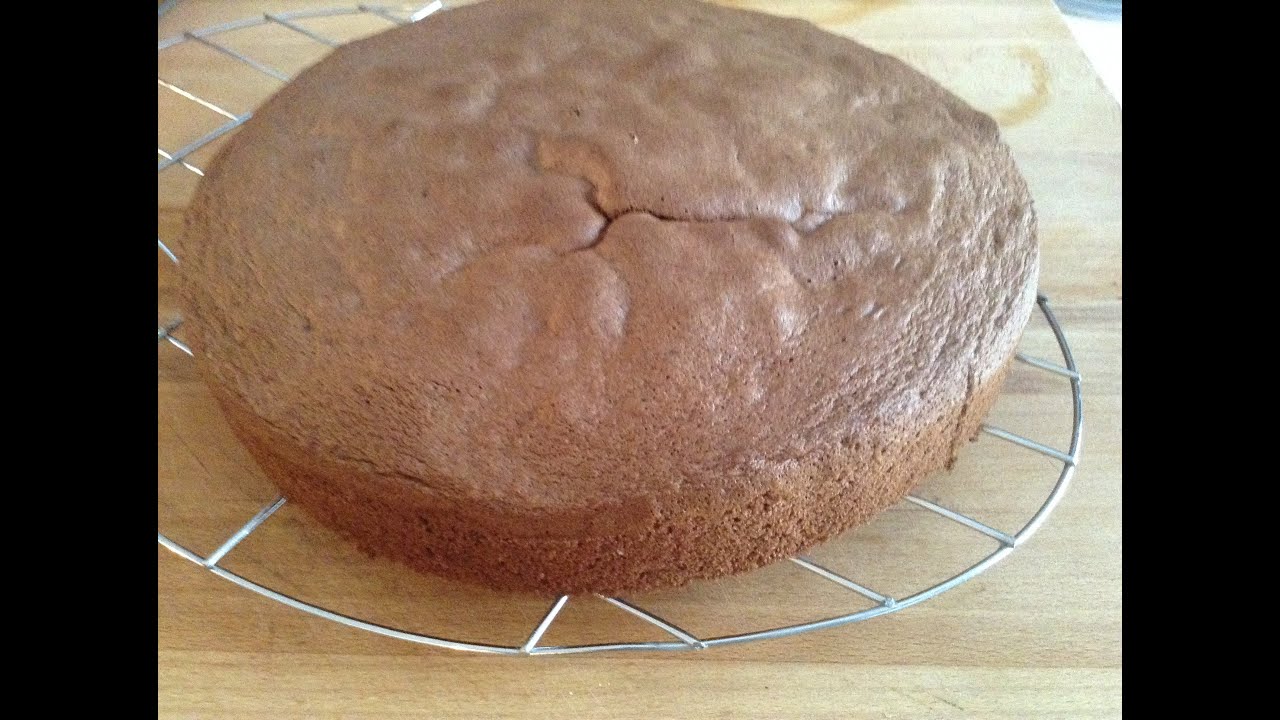 Recette facile et inratable de la Génoise au chocolat.