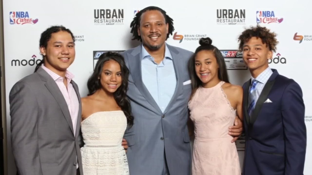 Two sons of former Blazers player Brian Grant using their experience with Parkinson's disease to