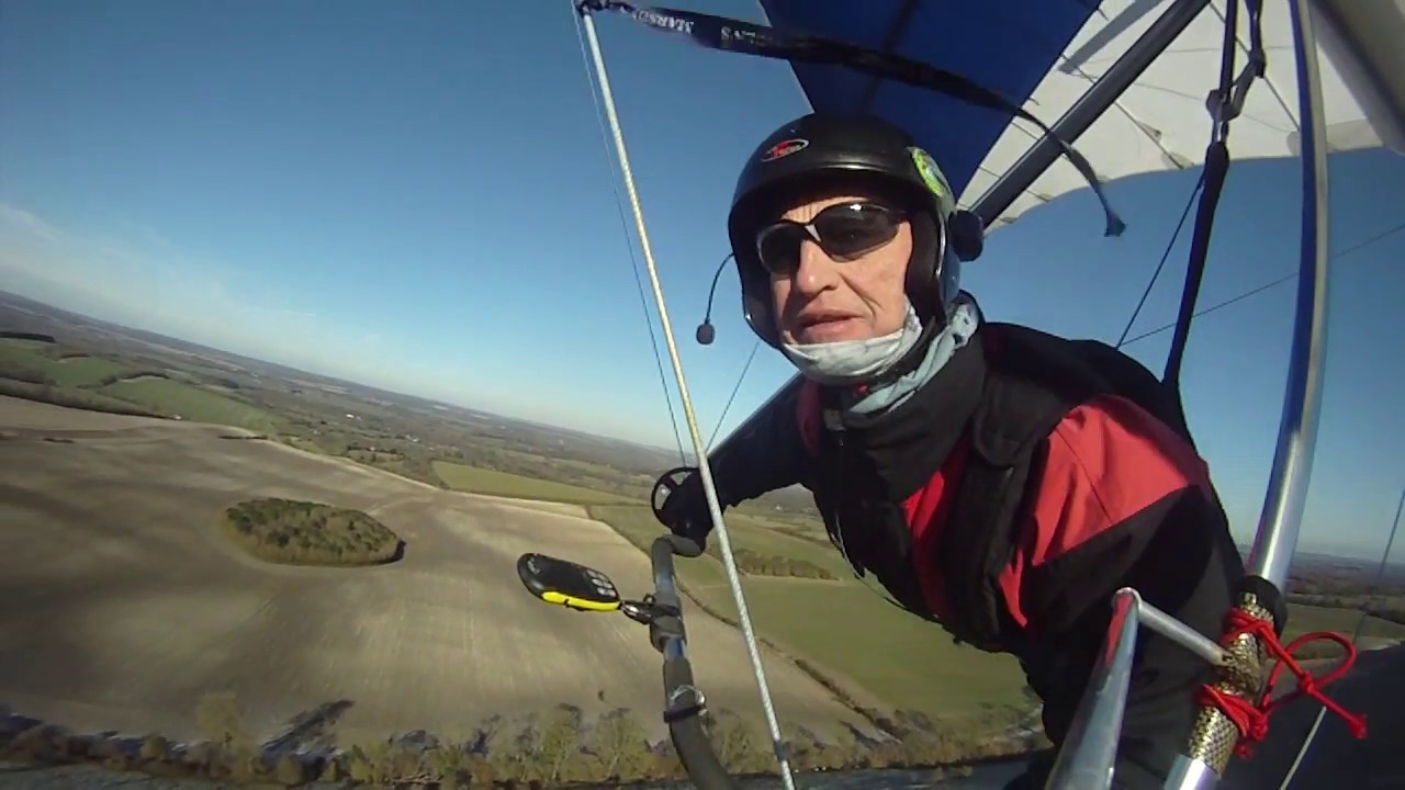 Landing a Rio 2 Hang glider in the official strip at Combe  7/2/18
