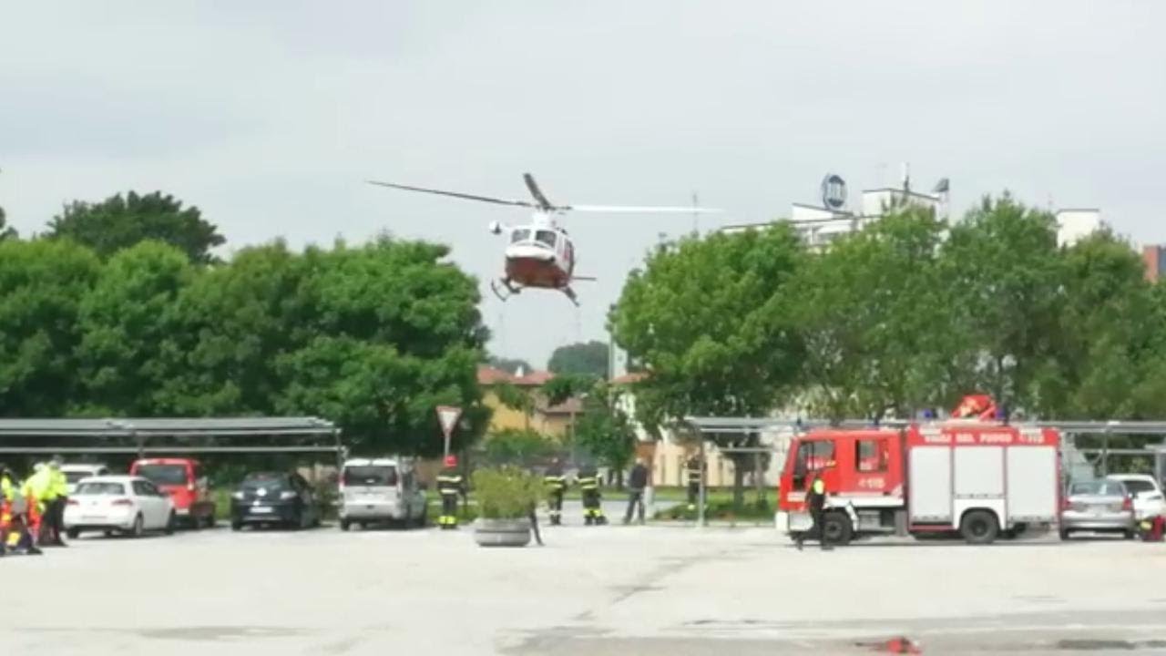 Tremila alunni all'esibizione dei vigili del fuoco a Padova