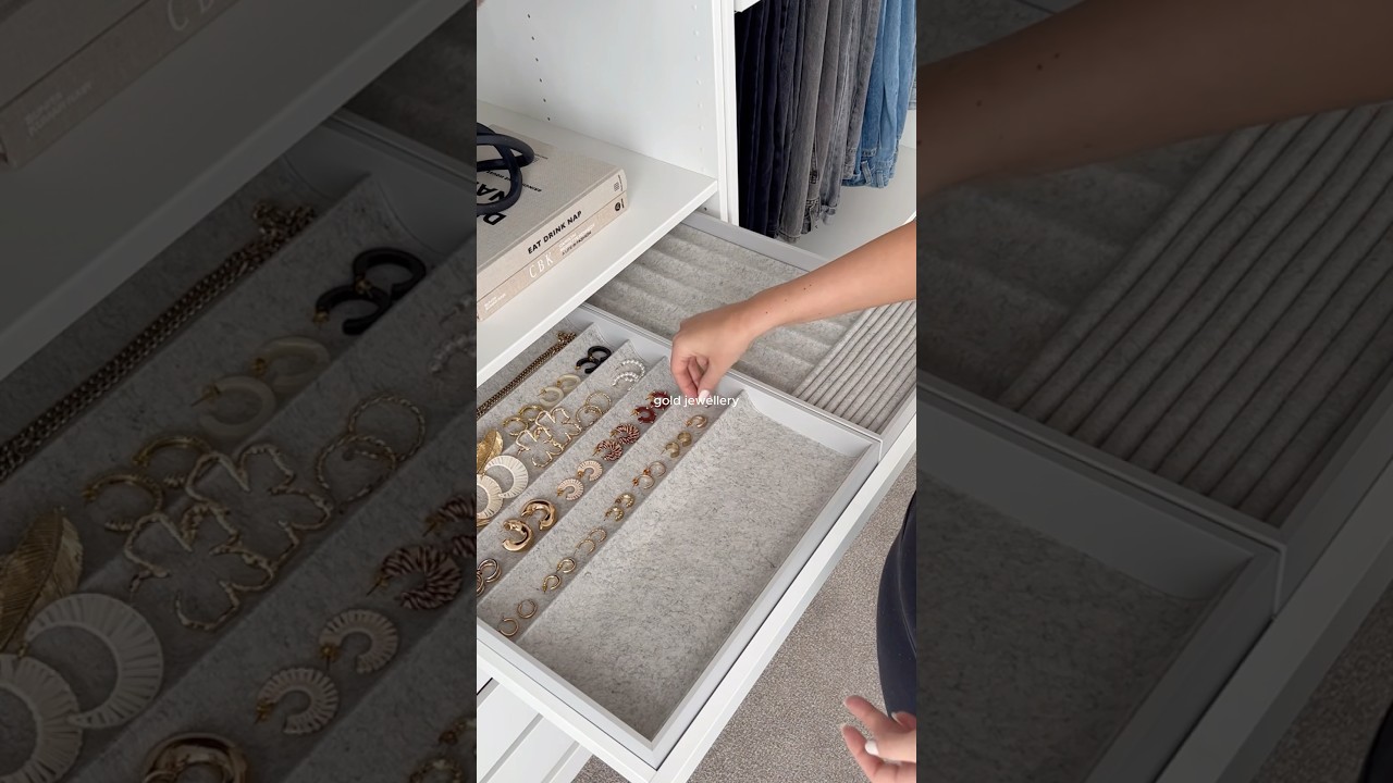 ORGANISING MY IKEA PAX WARDROBE 