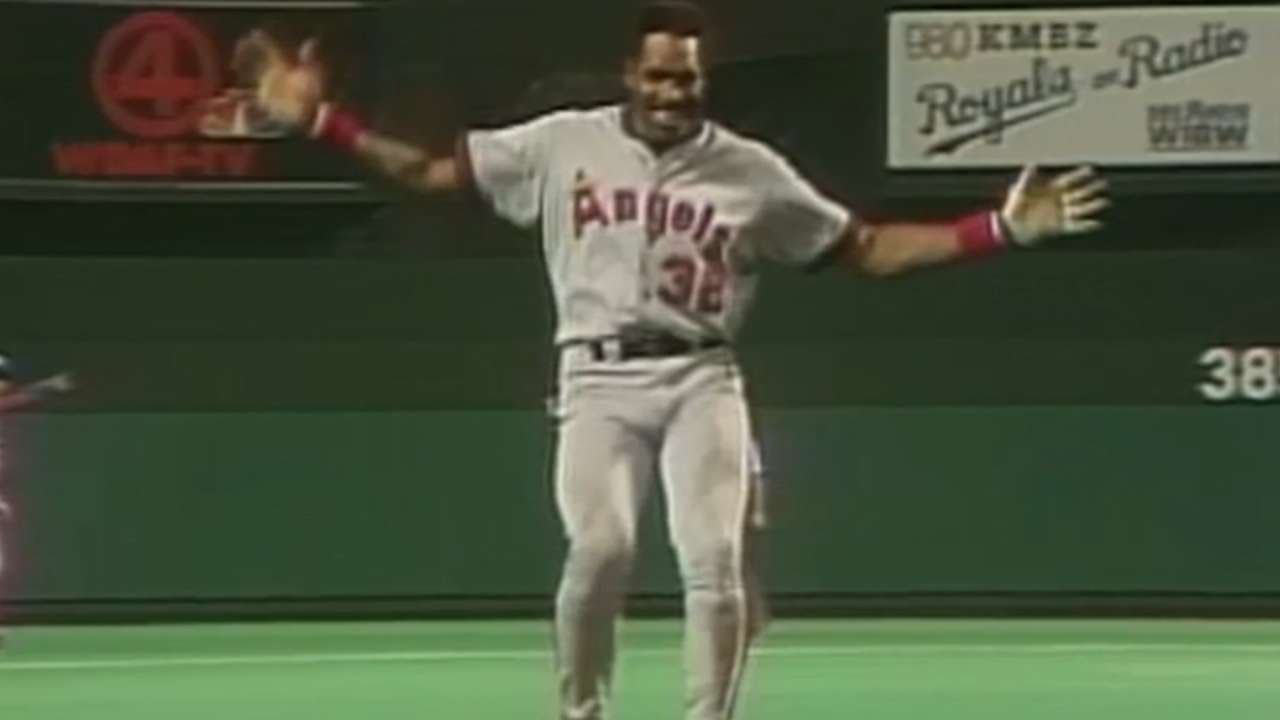 CAL@KC: Dave Winfield hits for the cycle
