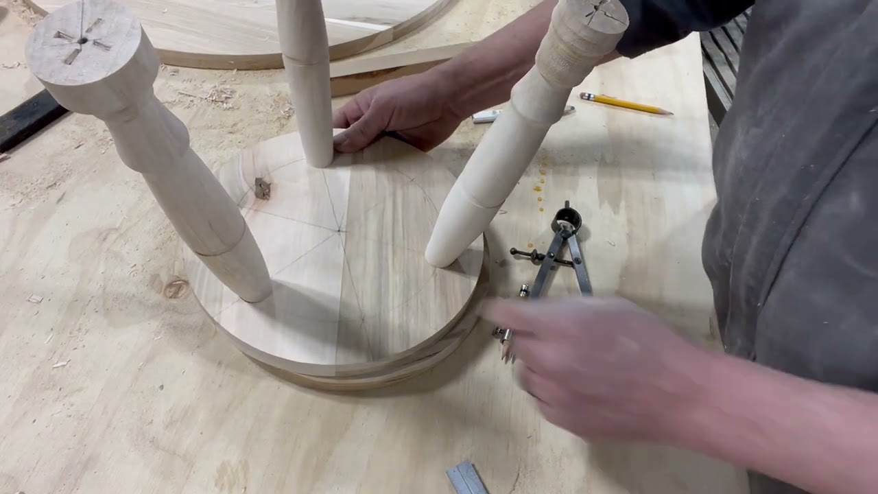 Woodworking: How to Determine Leg Placement When Building a Three Leg Stool or Table #diy #woodshop