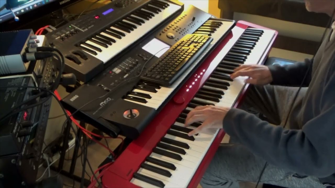 Un Hombre Busca Una Mujer / Juan Carlos Calderón (solo piano)