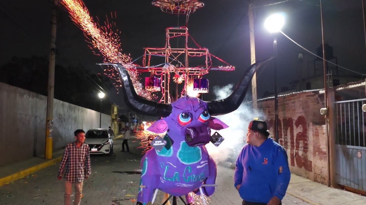 Recorrido y ofrenda de Toros Pirotécnicos en Honor a la Santa Cruz 2/5/2025 Tultepec