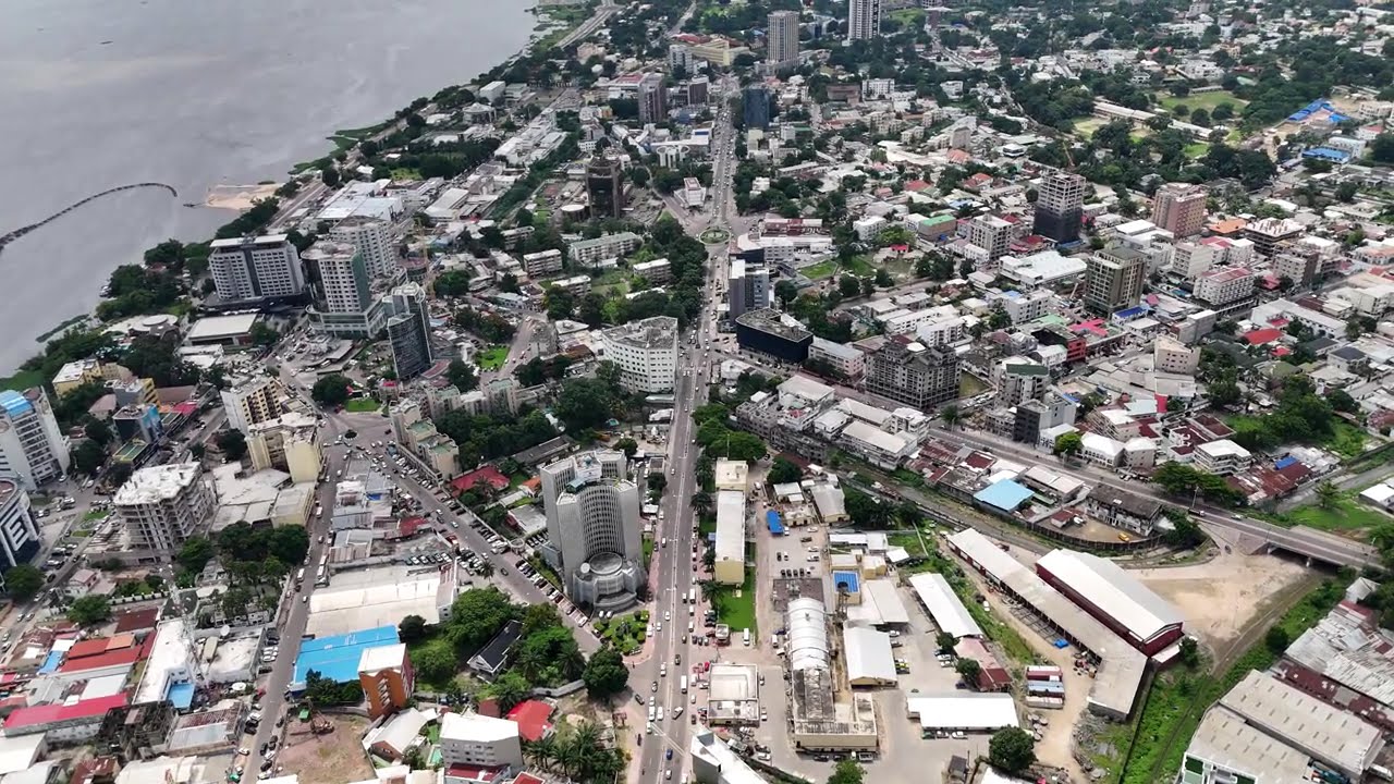 Brazzaville - Centre Ville vu du ciel. Vue aérienne du Congo