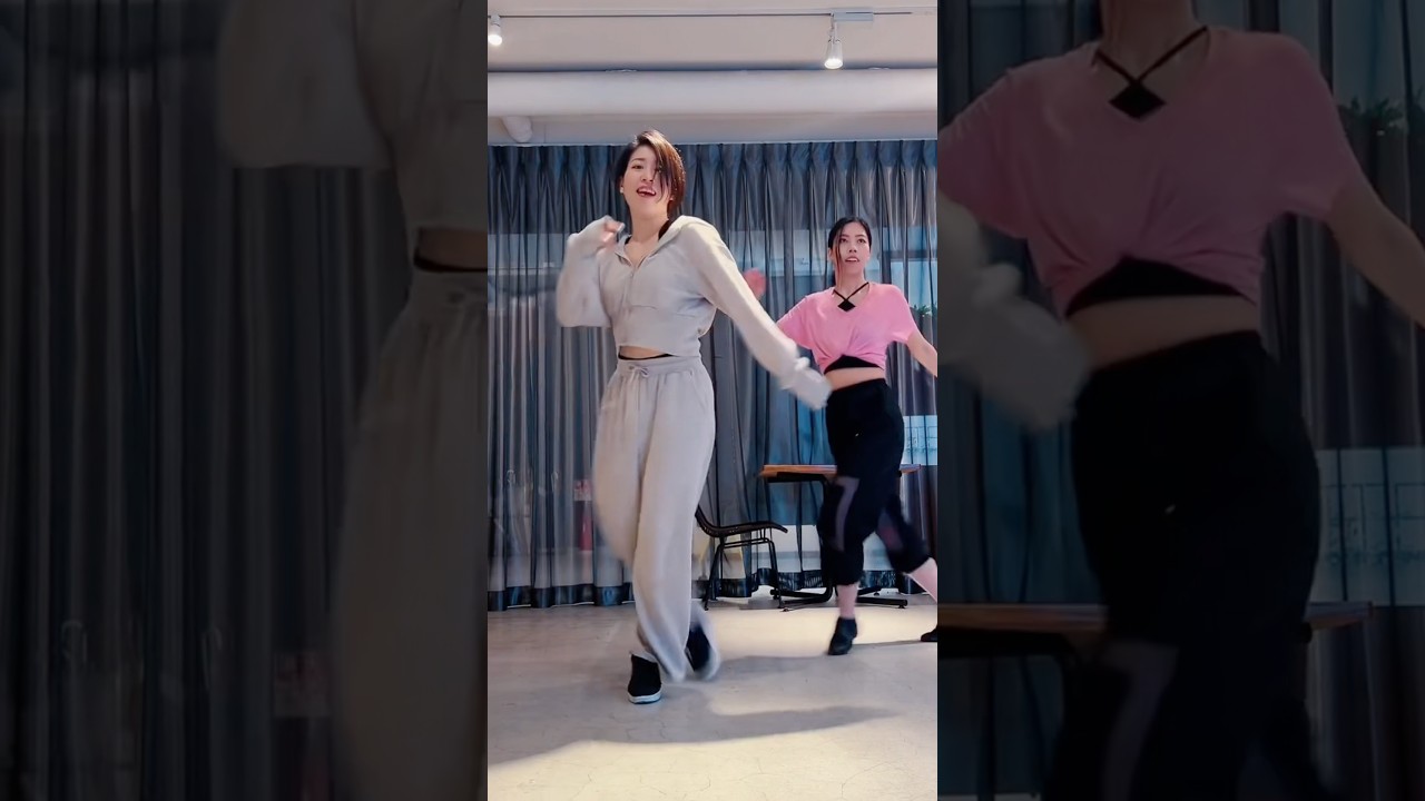 Salsa 💃 dancing in Japan🇯🇵 #salsa #socialdance #latindance #latam #japones #viraldancevideo