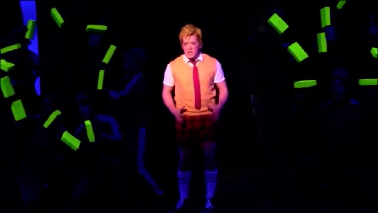 The SpongeBob Musical (2016) Chicago: (Just A) Simple Sponge￼