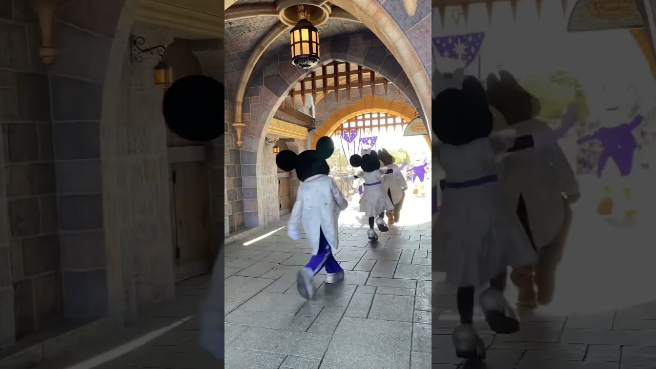 Mickey and the gang joining the band at the castle! 