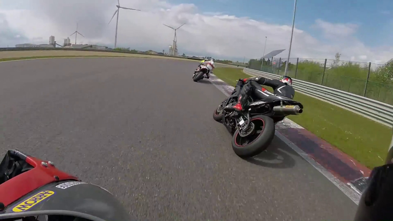 Zolder 27.04.2017 Turn 4 groupe snel with Motorsportschool Zolder with crash