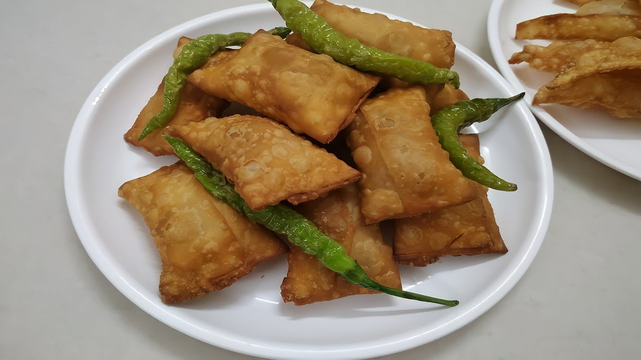 Street Style Onion Samosa with simple&New Foldings | సమోసా | Ulli Samosa | Pyaz Samosa