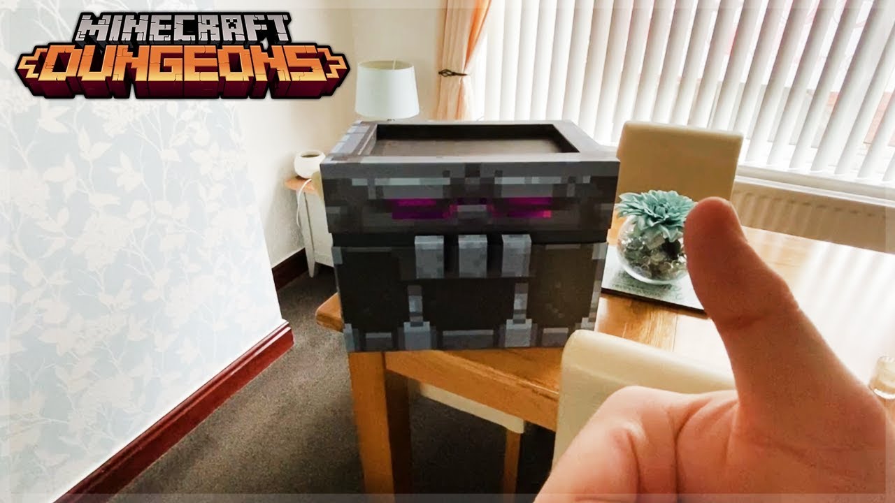 LIFE SIZED MINECRAFT DUNGEONS CHEST UNBOXING!😱