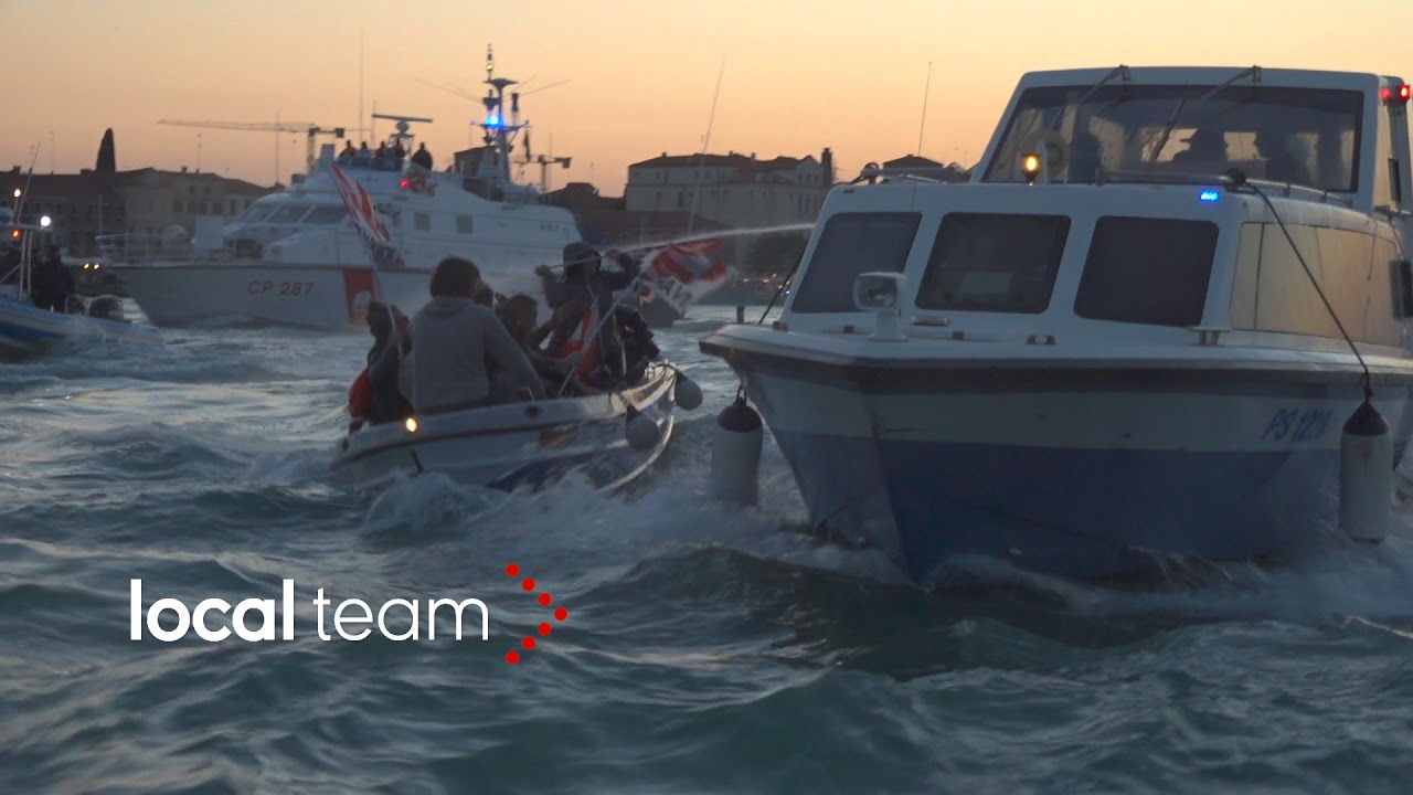 Protesta No Grandi Navi a Venezia, incidenti sull'acqua con polizia (video hdr)