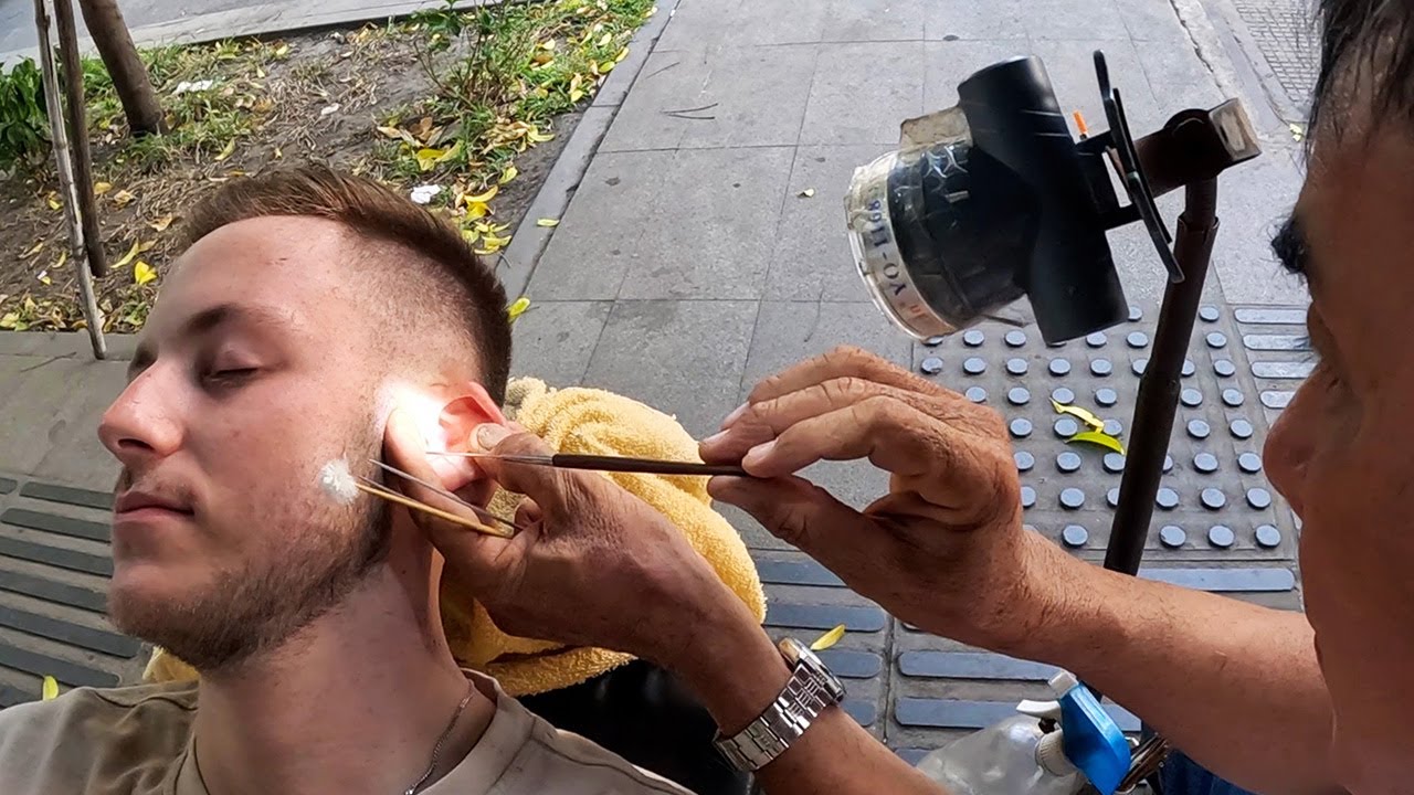 $20 Painful Vietnamese Street Ear Clean in Saigon 🇻🇳