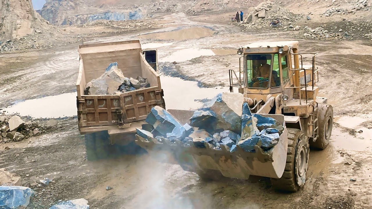 very biggest rocks Catterpiller 966 loaded dumptruck 🗯️