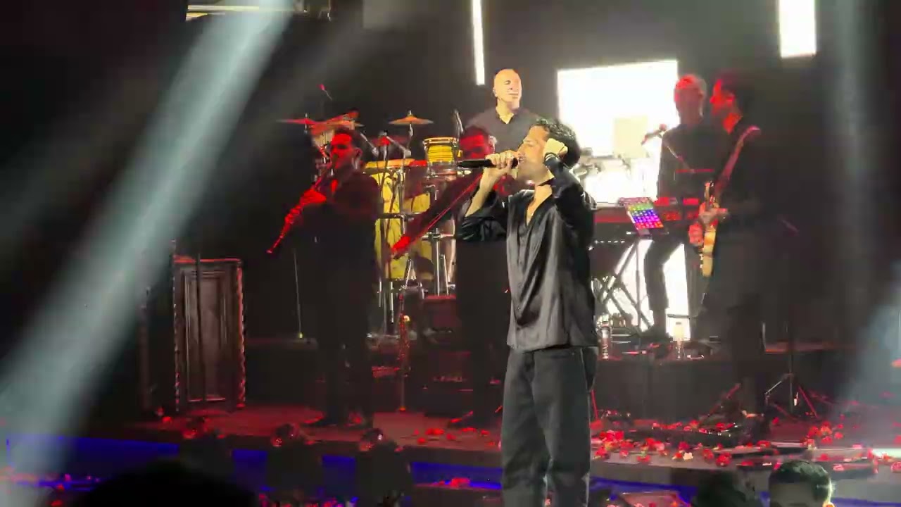 Konstantinos Argiros - Poso Se Thelo | Live Performance at Kentro Athinon
