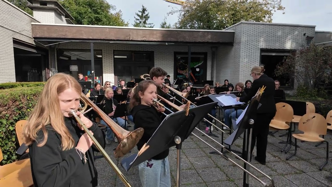 Carnaval for Trombones (John Kinyon) door de Crescendoentjes Bissegem