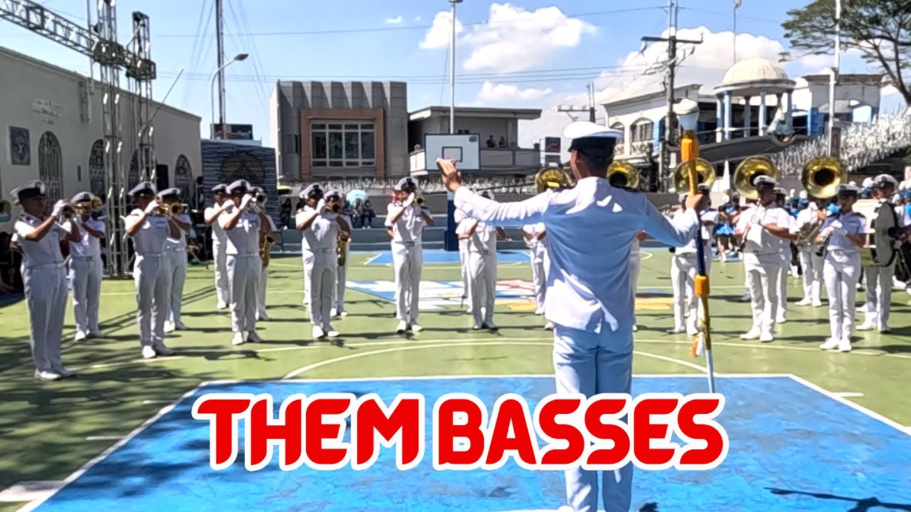 Mariners Polytechnic Colleges Foundation Band and Majorettes - Them Basses March