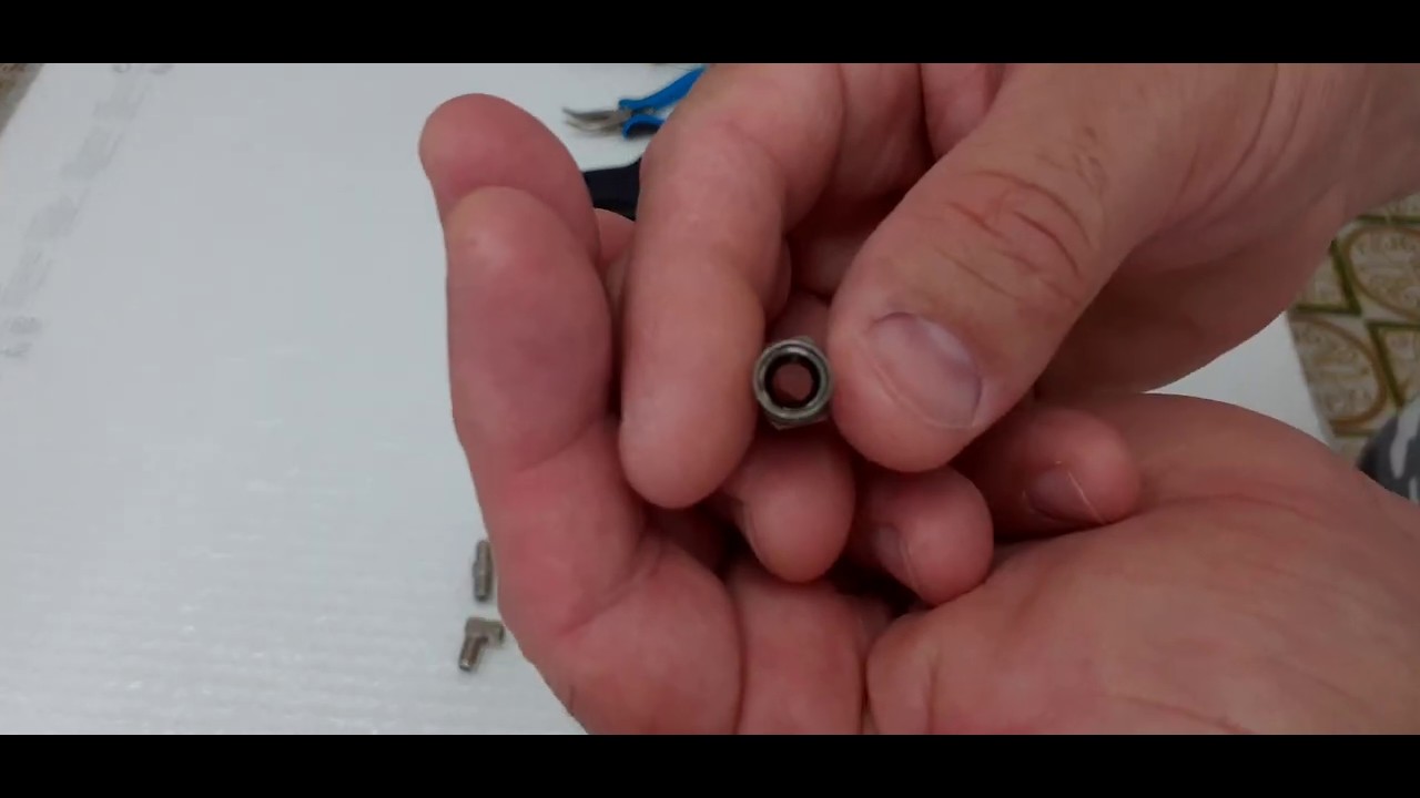 Tutorial 1/2 Parti: Come Mettere In Modo Corretto I Connettori (SAT/TV) Sul Cavo Antenna + Consigli