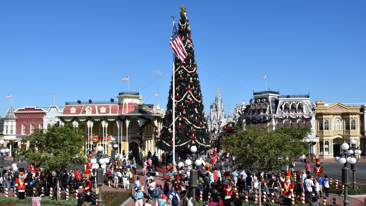 Magic Kingdom Christmas Decorations 2017 at Walt Disney World - Main Street, Town Square and More