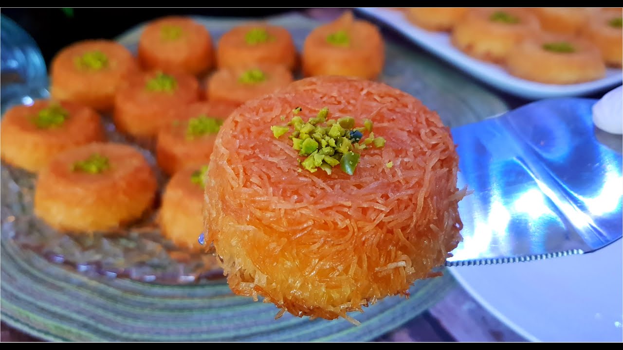 الكنافه محشية بالقشطة بقالب الكب كيك طعم جدا رائع واكتر من شهي