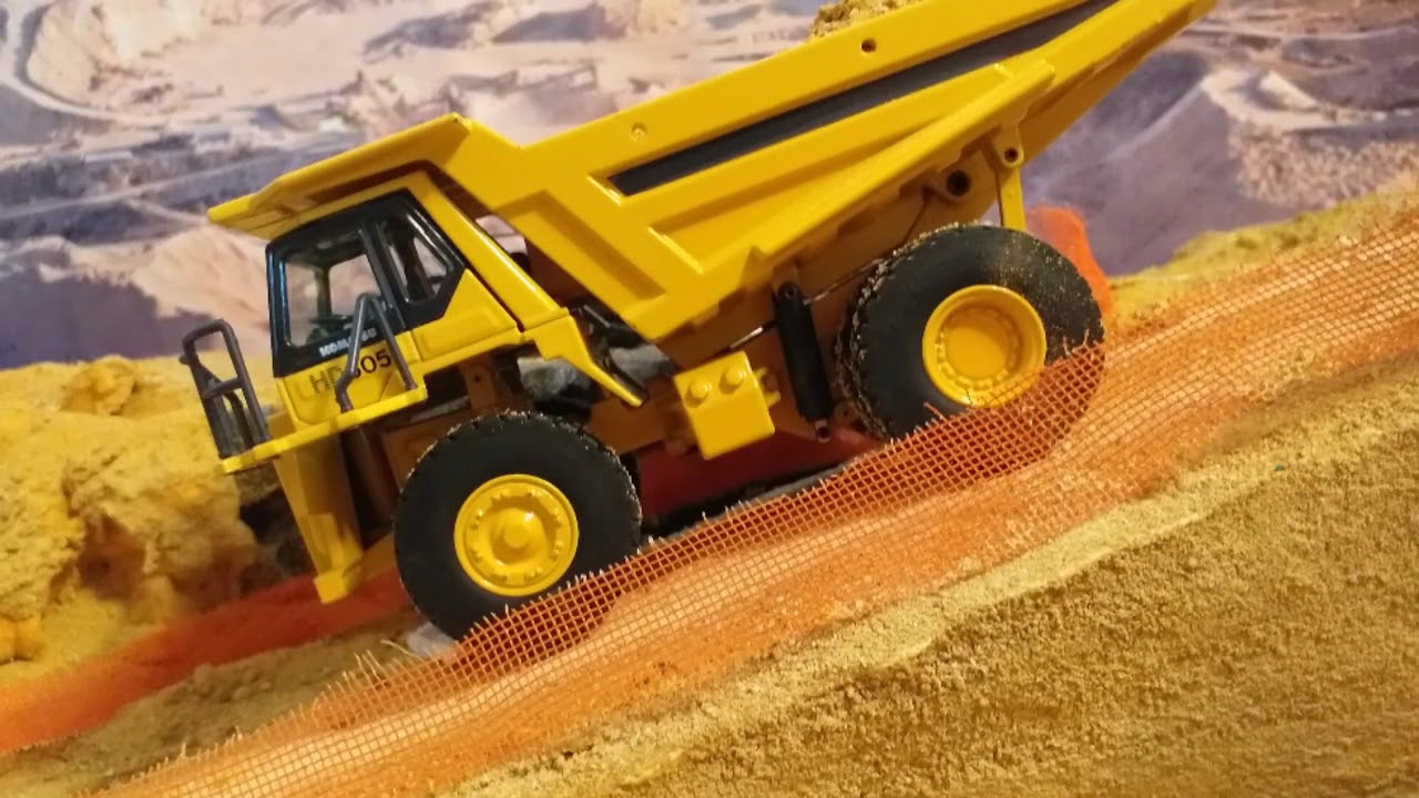 Diorama 1/50 . Extracción de aridos en cantera  . Cribado de aridos y carga en bañeras y volquetes