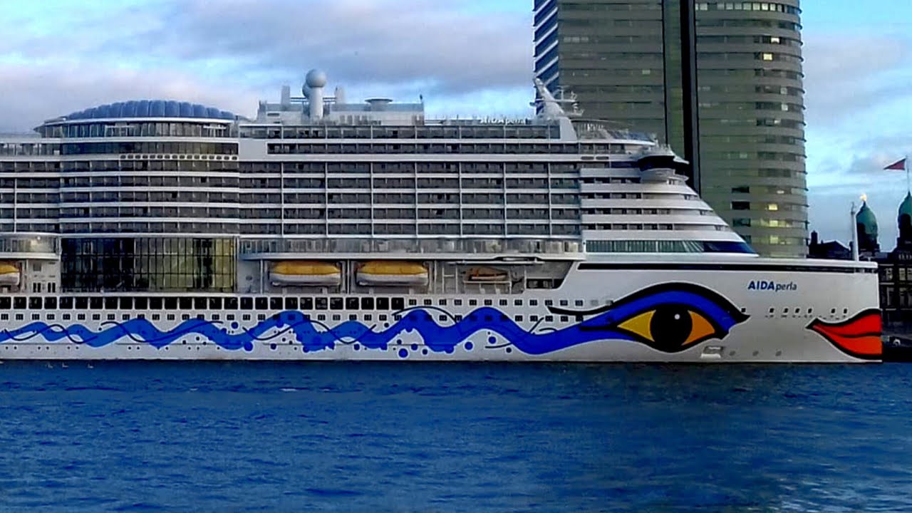 AIDAperla Auslaufen Rotterdam über die Maas bis in die Nordsee.