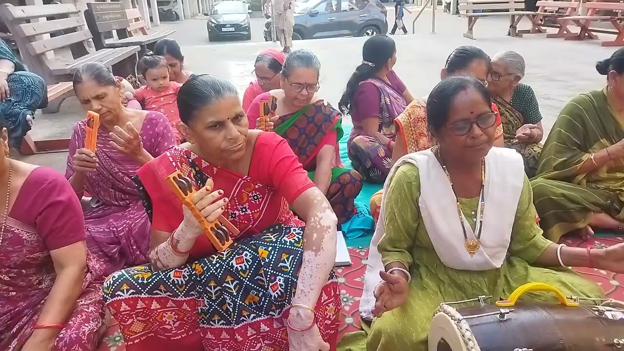 નંદીયે ધુધરા બાંધ્યા છે🙏 સુંદર મજાનુ ભજન છે જરૂર થી પુરેપુરૂ શાંભળજો🙏