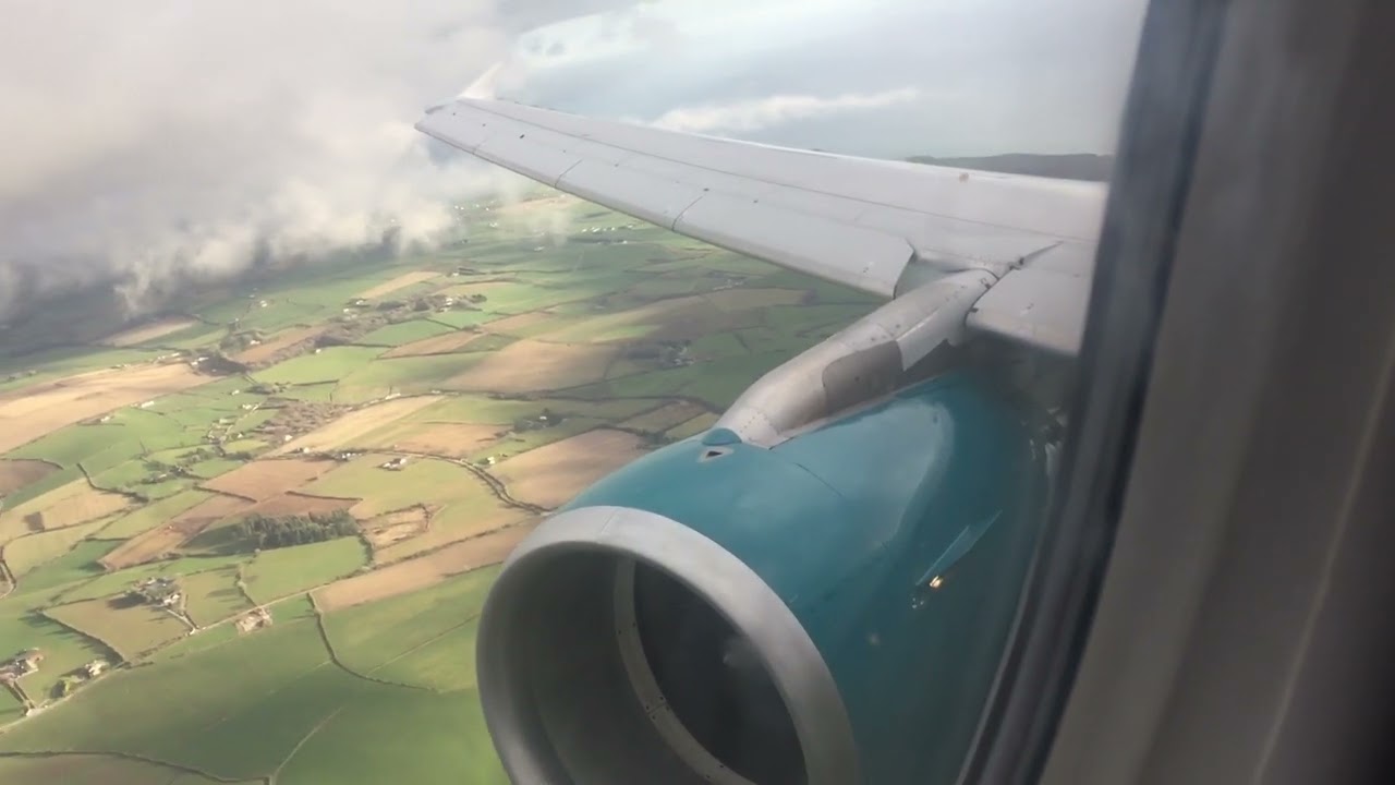 Aer Lingus A320 landing at Cork Airport