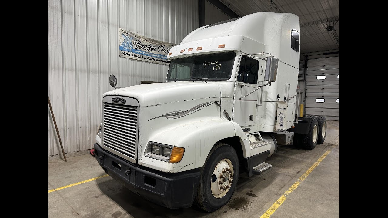 1995 Freightliner FLD112 - Parts Unit 95WH199