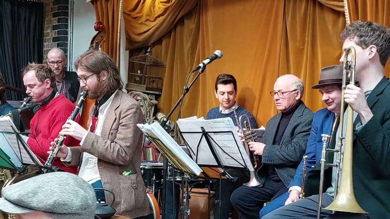 Ewan Bleach and his band play Into the Heather by Ewan Bleach himself 5.3.23