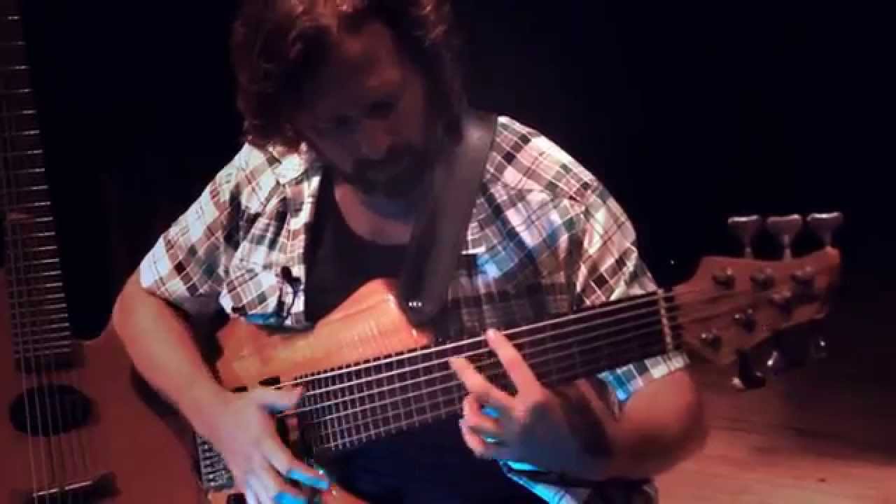 Willy Gonz&aacute;lez y Batan Luthier - Bajo El&eacute;ctrico 6 cuerdas WG