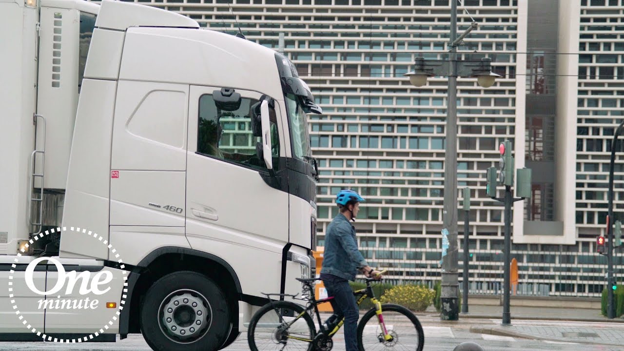 Volvo Trucks - One minute about 'See and be seen&acute;