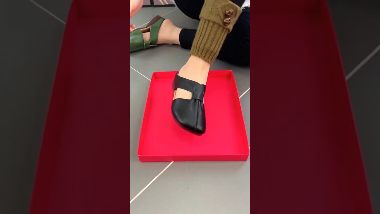 Beautiful latest trending shoes for women new classic slip-on design 