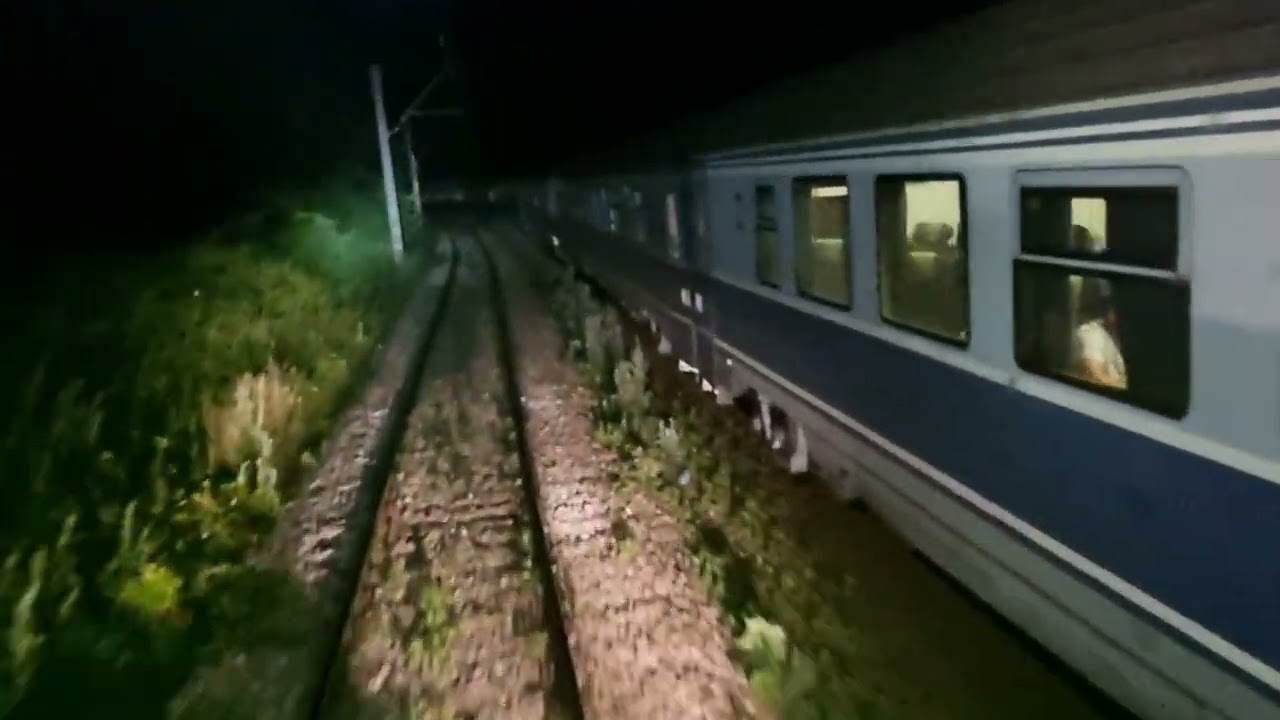 Glasul rotilor de tren! Intrecere intre trenuri pe sectorul Predeal - Brasov (cabview).
