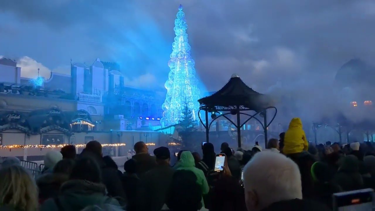 Kaiserplatz Illumination | Phantasialand Wintertraum Opening Ceremony Light Show
