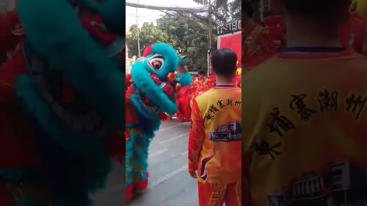 The grand opening has begun and good luck 🇰🇭🧧💵#Liondance