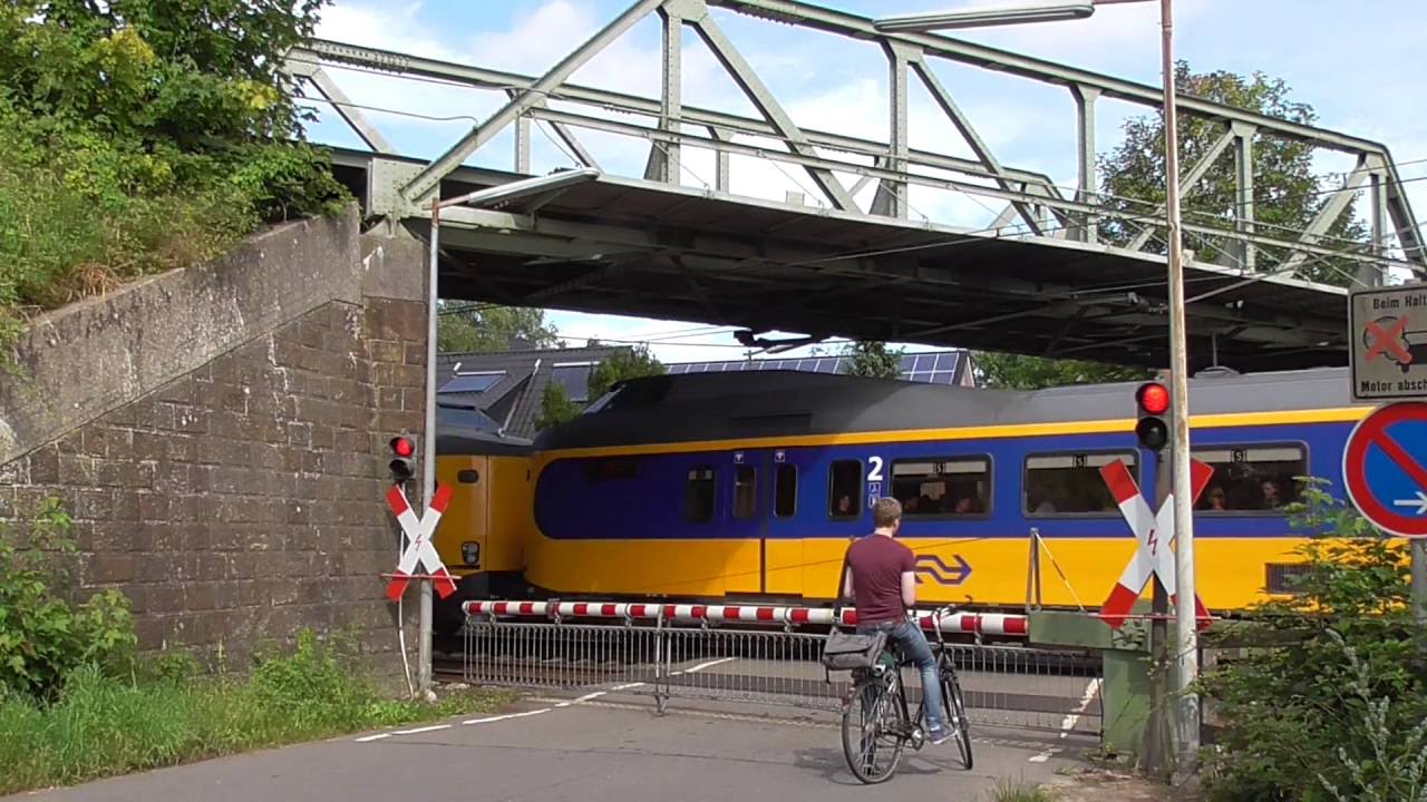 ☆ Bahnübergang Hilgenstiege in Bad Bentheim mit ICMm-3 + 4 richtung Amsterdam