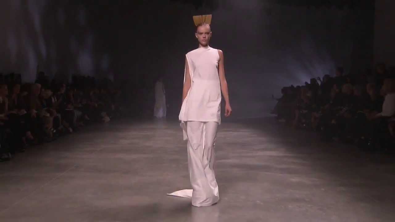 RICK OWENS ' ANTHEM ' SPRING / SUMMER 2011 WOMENS