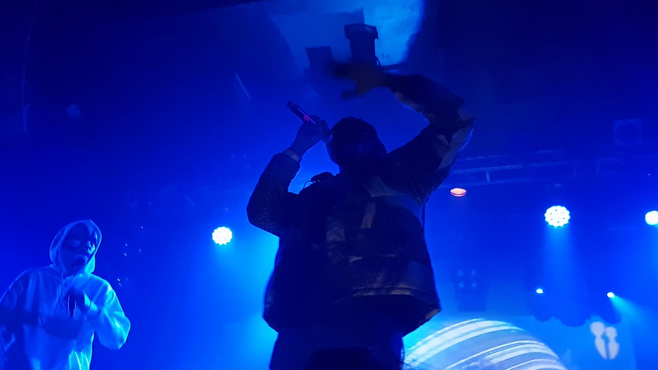 2fingz - One punch man (Live Machine du moulin rouge 02 12 2018)