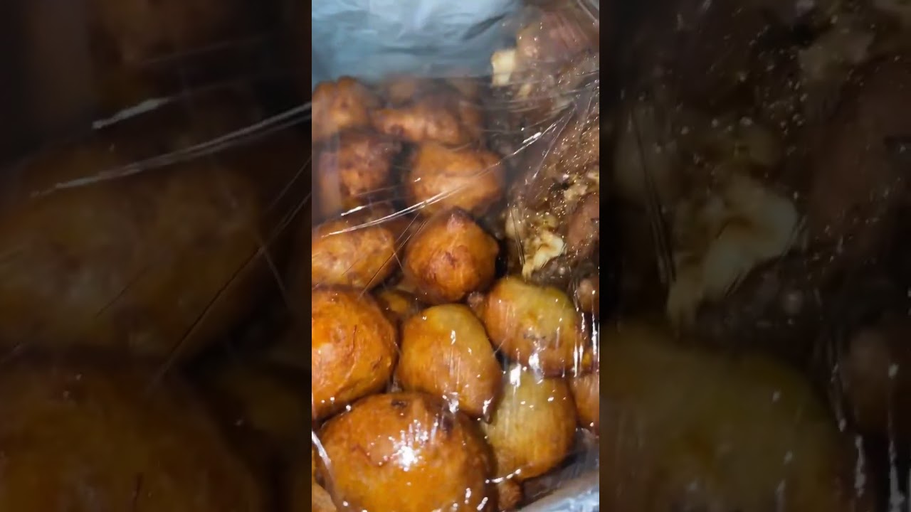 #puffpuff #nigerianfood #turkey #african #eatingshow #eating #shortsfeed #samosa
