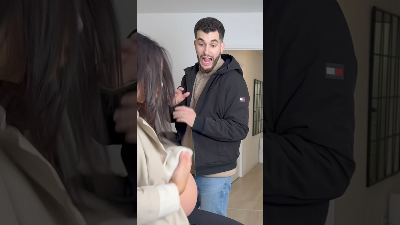 Le ventre de femme enceinte enceinte est vraiment r&eacute;aliste ! 😂